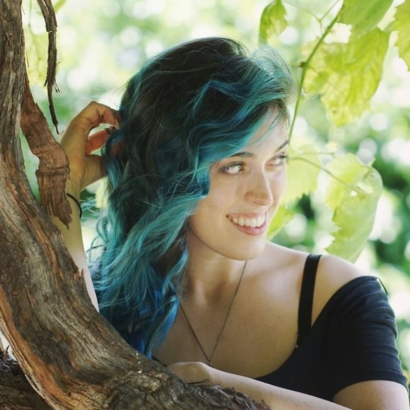 Meet your Posher, Emily - Picture 8 of 9